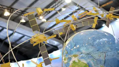 مدلی از سامانه ناوبری ماهواره‌ای بیدو (BeiDou) در نهمین نمایشگاه بین‌المللی هوافضای چین، شهر جوهای، استان گوانگ‌دونگ، ۱۴ نوامبر ۲۰۱۲.