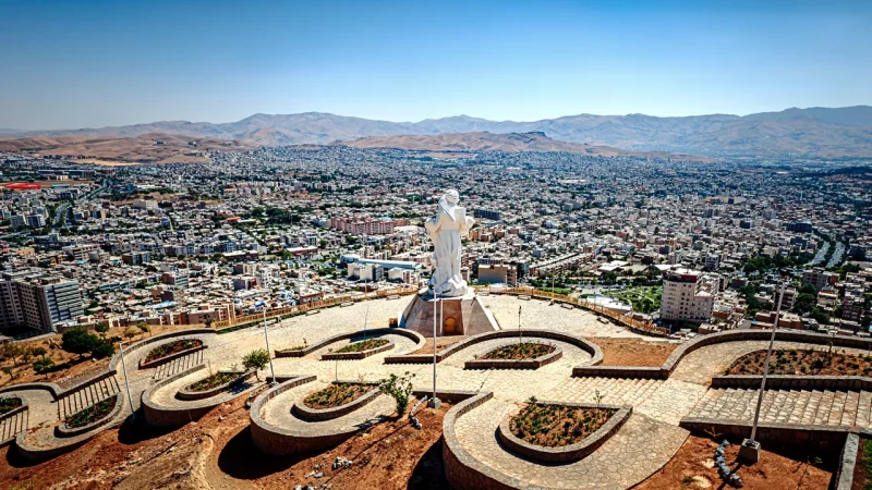 تصویری از شهر سنندج نمادی از بازار املاک استان کردستان