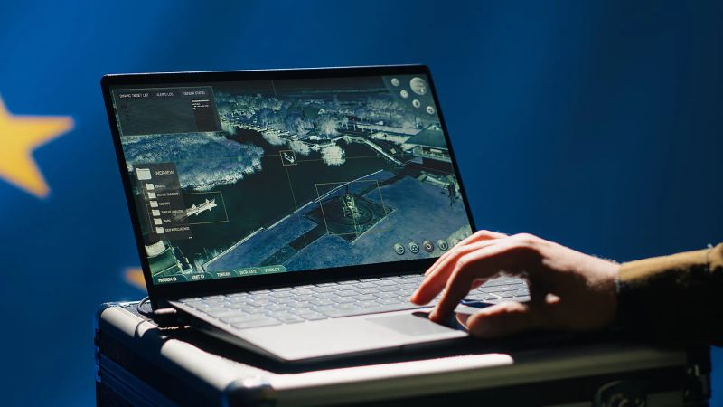 کار با سامانه های دیجیتال به وسیله لپتاپ