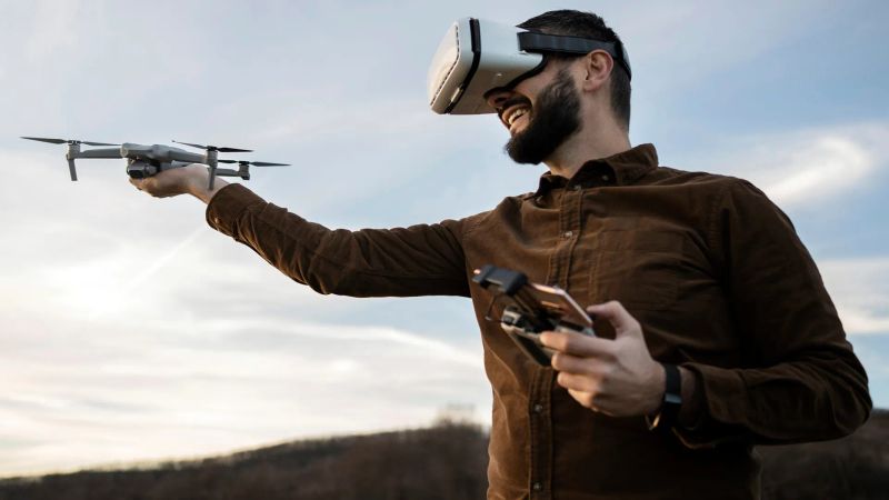 استفاده از پهپاد و واقعیت مجازی بطور همزمان