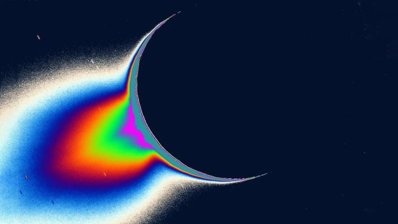 تصویر کاسینی از قمر زحل، انسلادوس