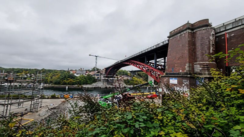 پل برج‌دار لوونزائو